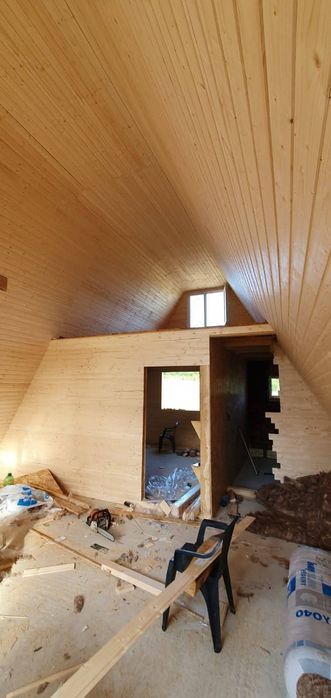 Construim cabane A Frame și case din lemn la cheie