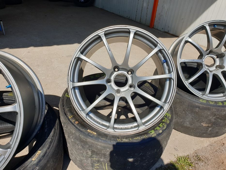 18x9.5j et18 ADVAN Racing 5x120 BMW