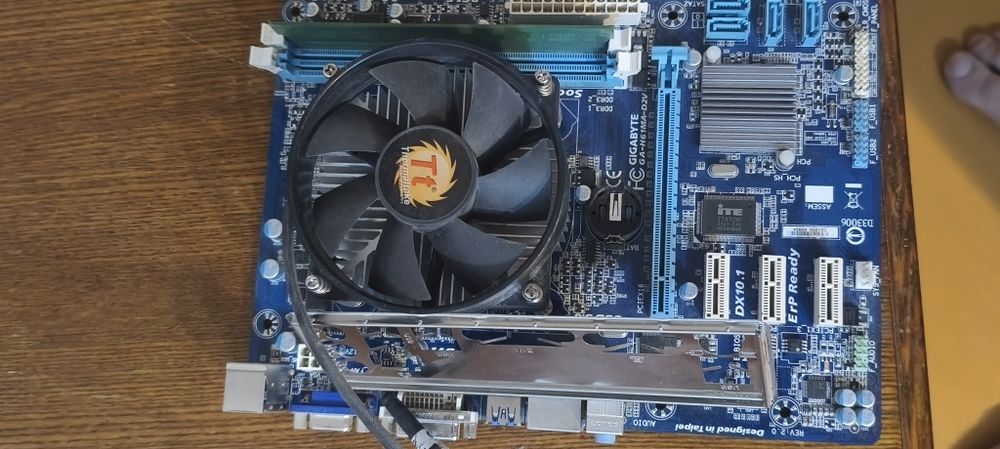 Материнка Gigabyte 1155 сокет