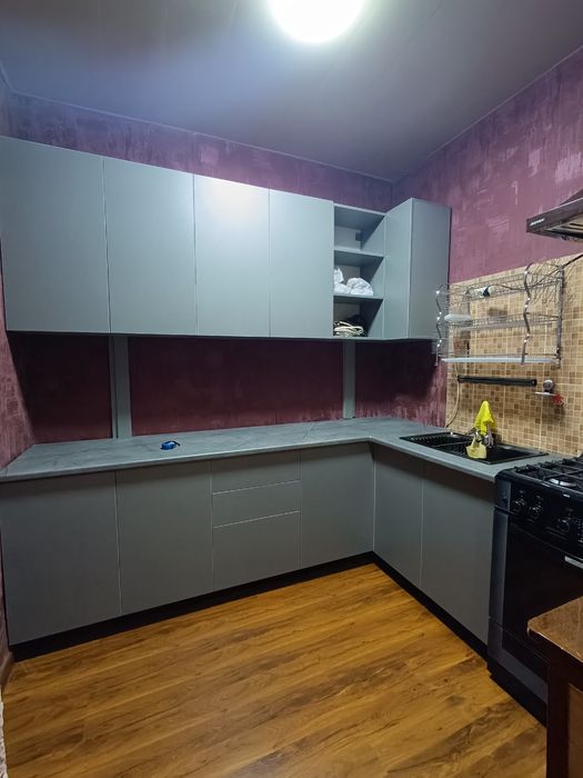 Мебель на заказ ( шкафы , кухни , прихожие, тв тумба  )