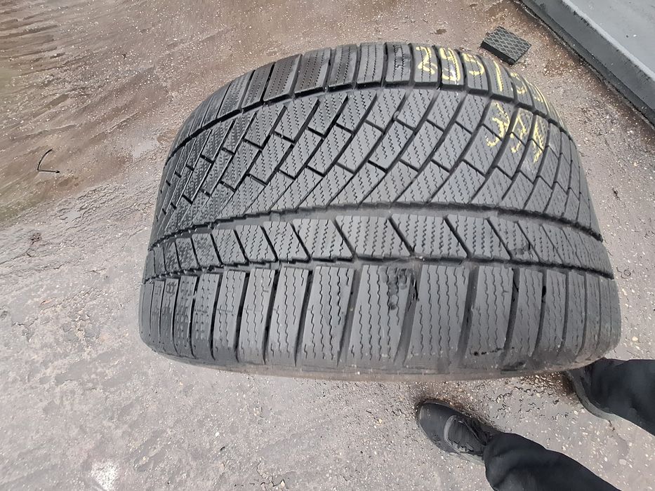1x singura anv iarna 295/35r19 Continental Montaj gratuit
