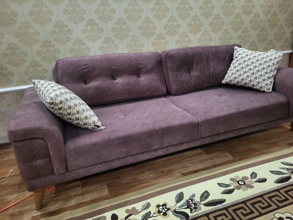 Фирменный Диван бордовый