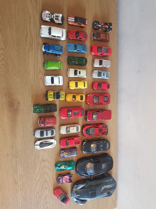 Колички matchbox u hotwheels