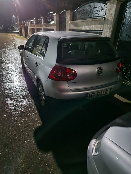 Vând  golf 5. 1.4 benzina