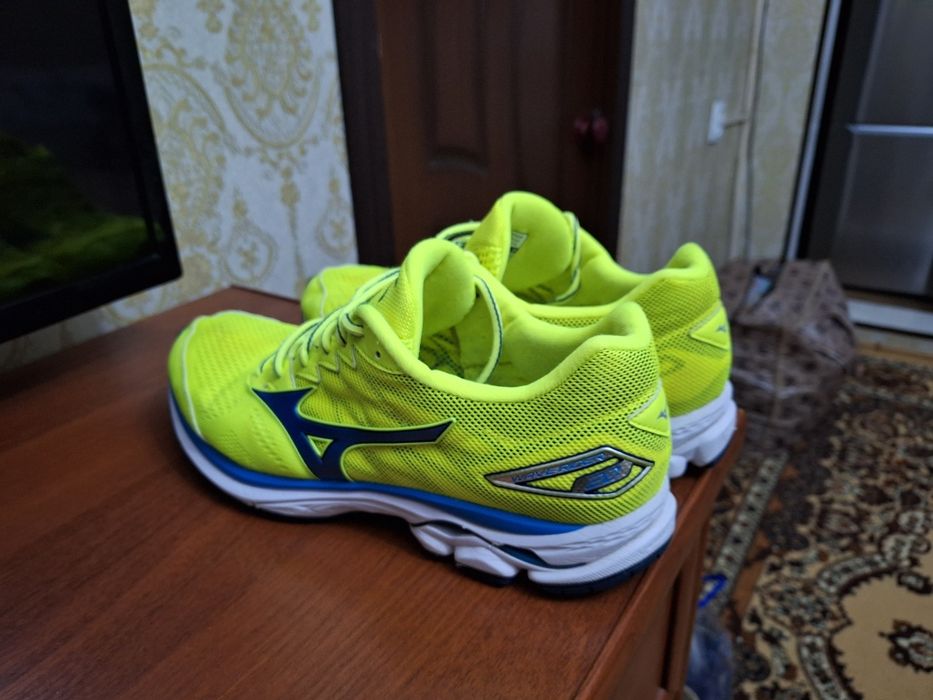 Кроссовки оригинал размер 45