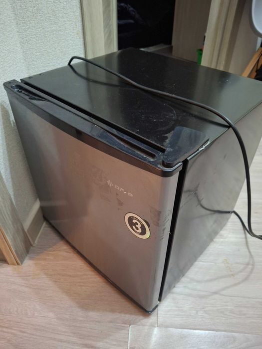 Маленький холодильник Dexp 2023 года