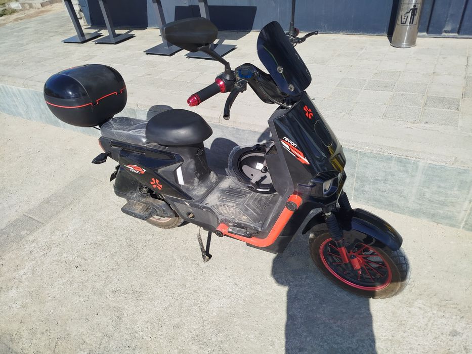 Taza skuter satiladi