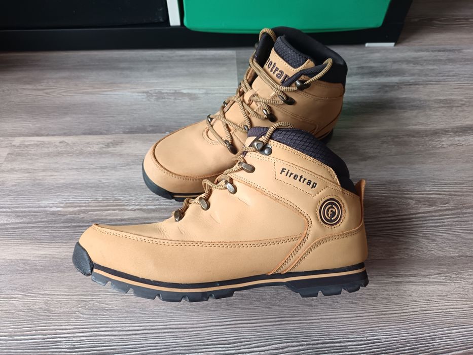 Faretrap  Обувки