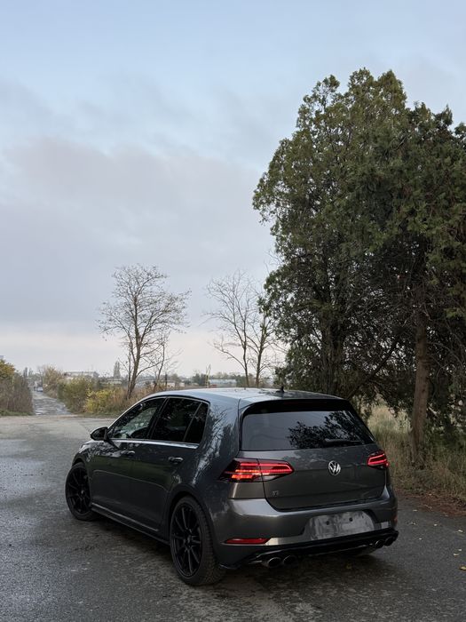 VW Golf 7.5 R 310Cp 4x4