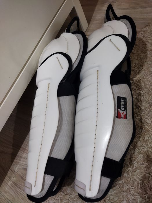 Продам хоккейную форму