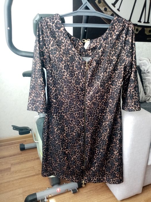 Женское вечернее платье.