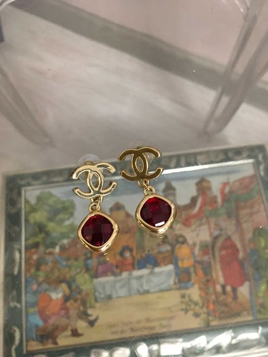 CHANEL обеци с кристали