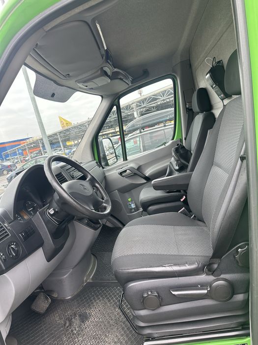 Mercedes Sprinter 516 frigorific cu lift