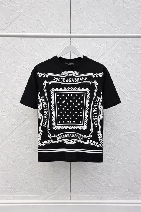 Мъжка черна тениска