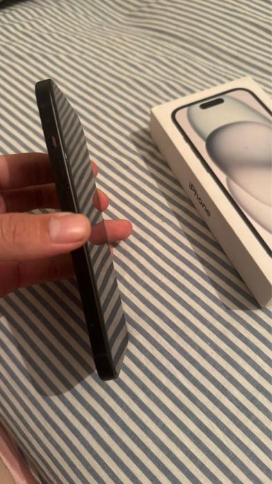 Продам новый 15 айфон