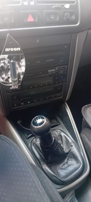 Vând Volkswagen Bora 1,9 TDI 116 cp an 2000