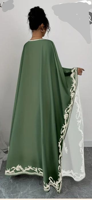 Продам шикарное платье (абайя)