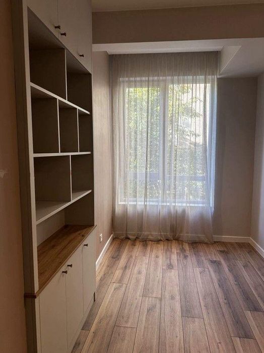 Дава се под наем Тристаен апартамент в София, Център - 70 кв.м за 1330 € - Снимка #6