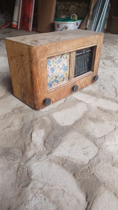 Колекционерско лампово радио