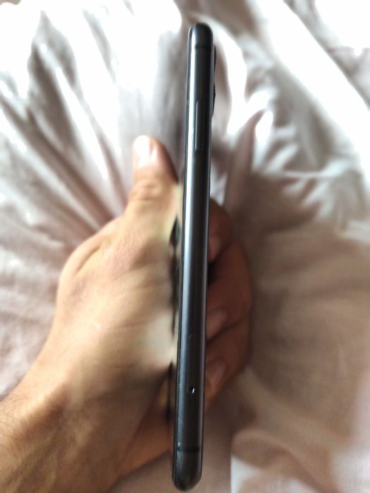 Iphone 11 128gb в добро състояние