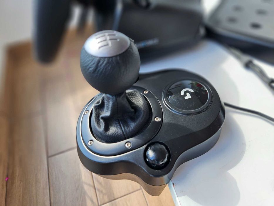 Logitech G923 със скорости