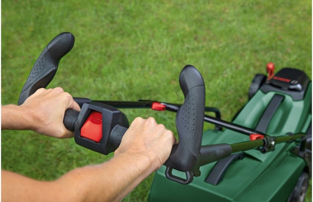 Masina de tuns gazon / iarba pe acumulator Bosch