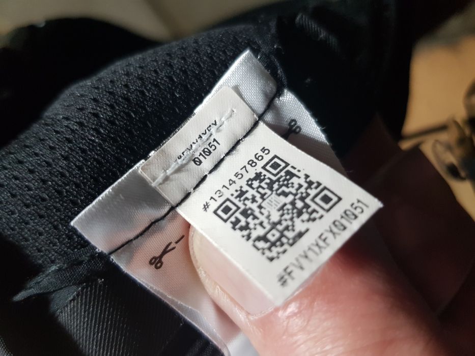 Șapcă y3 nouă impecabila