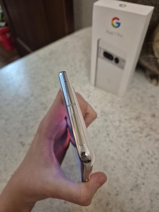 Google pixel 7 Pro 128  ГБ белый цвет
