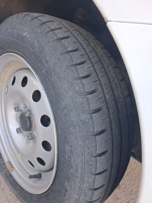 Продам шины Dunlop 175/65/14
