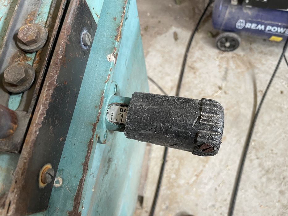 Лепачка за челно заваряване на бацигови ленти