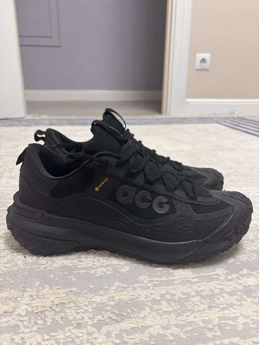 Продаю обувь Nike ACG