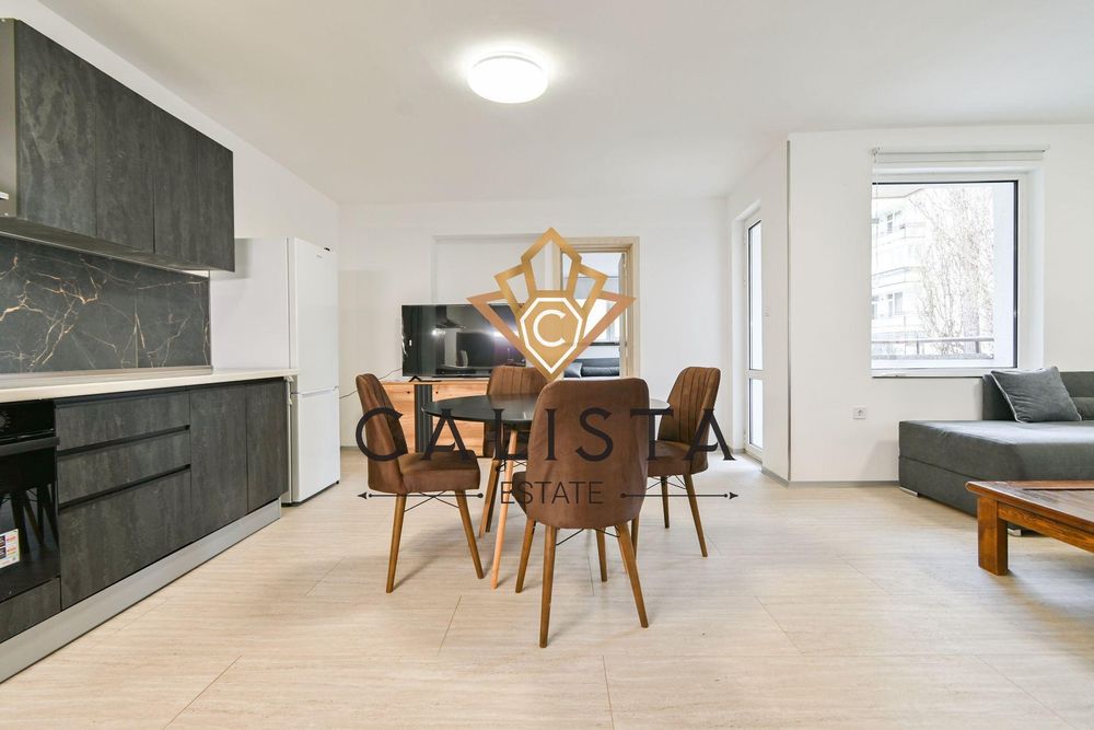 Дава се под наем Тристаен апартамент в София, Център - 120 кв.м за 896.58 € - Снимка #2