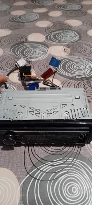 Продавам 2броя сиди за кола