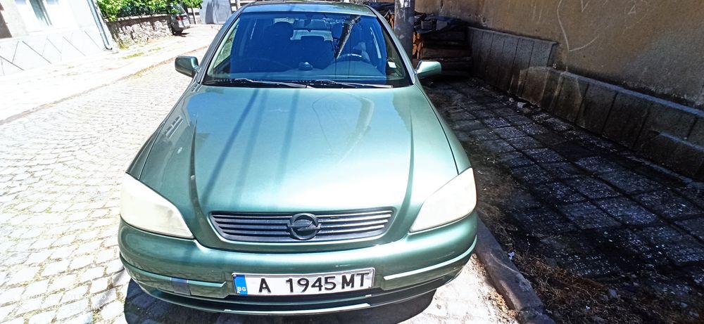 Автомобил Опел Астра