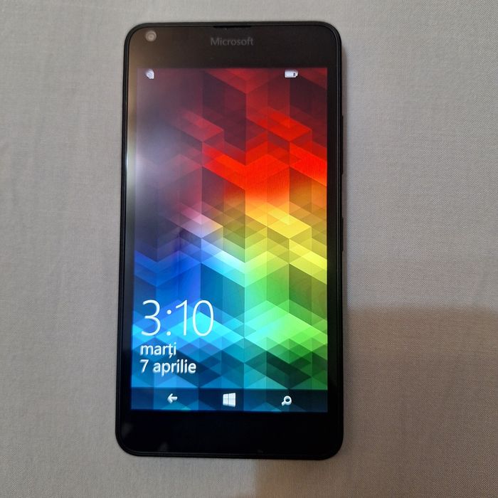 Vând telefon Microsoft Lumia 640