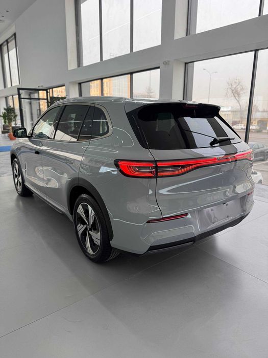 Geely EX 5 EV 490 km nalichida 5 yil garantya bilan