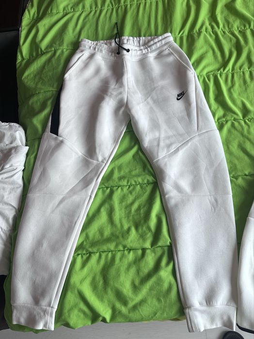 Мъжки комплект Nike Tech Fleece L оригинален