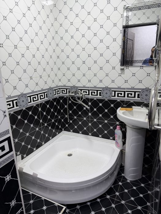 Продаётся квартира 4/1/4 с ремонтом в Мирзо Улугбекском (Набережный)