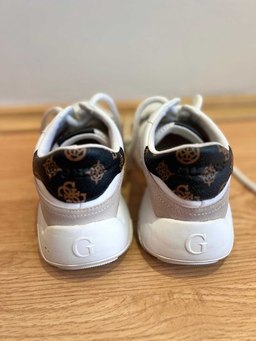 Guess Дамски кецове маратонки размер 39, Оригинал, Отлично състояние