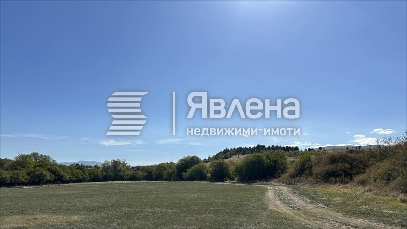 Къща със стопанска сграда в Боерица