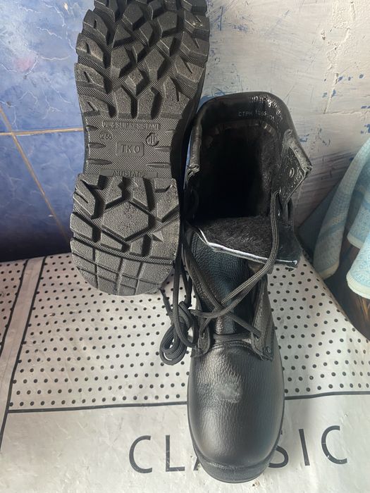 Берцы новые продам
