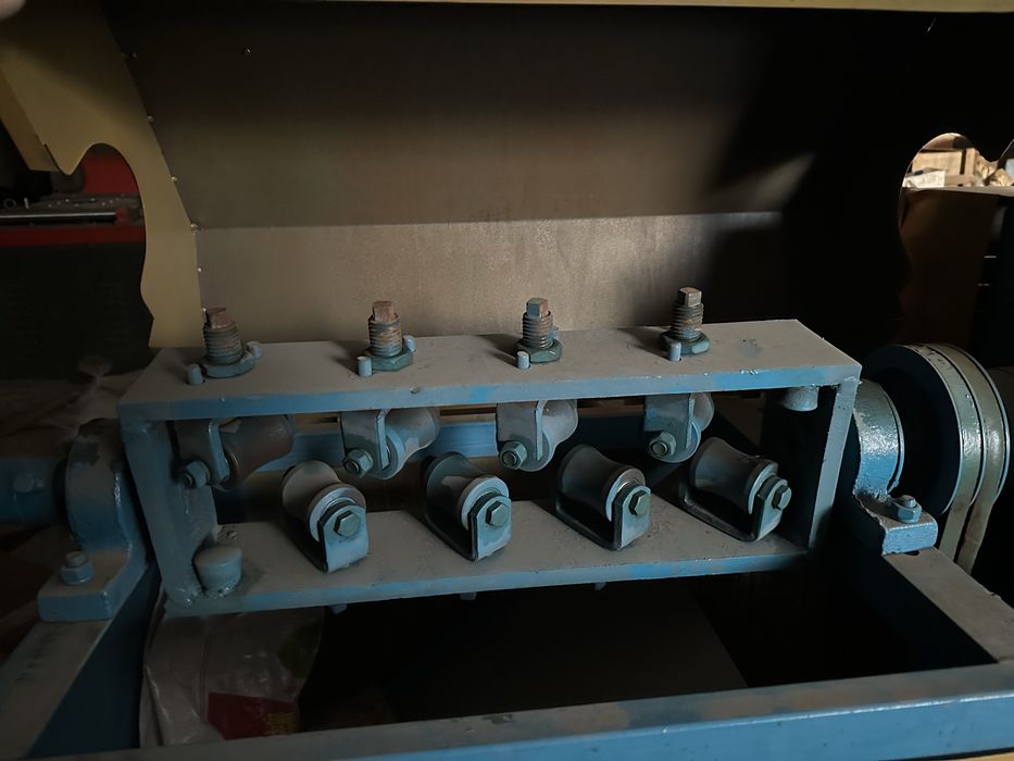 правильно-отрезной станок