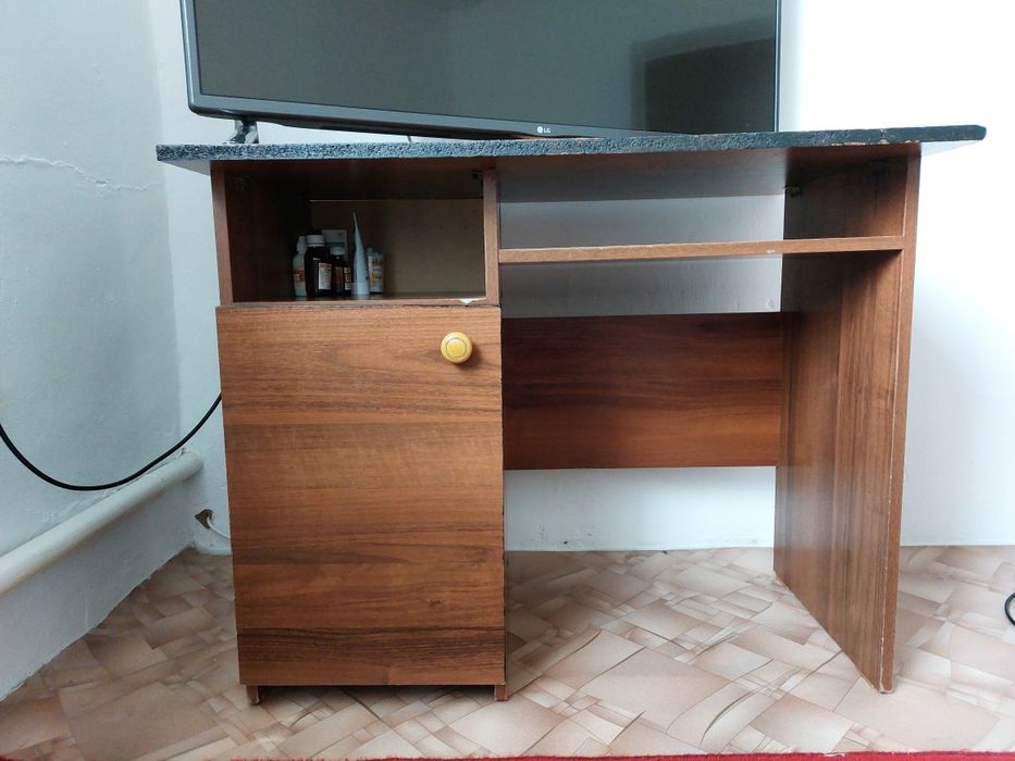 Продам тумбу под телевизор (тумба, тумбочка)