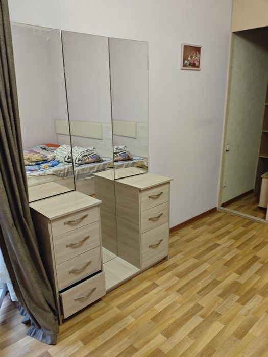 Тумбочка/комод с зеркалом