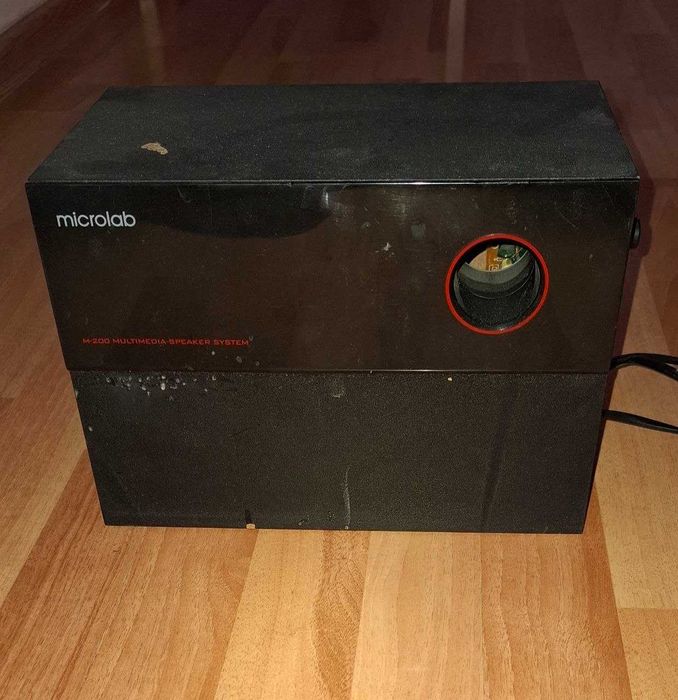 Продам сабуфер Microlab
