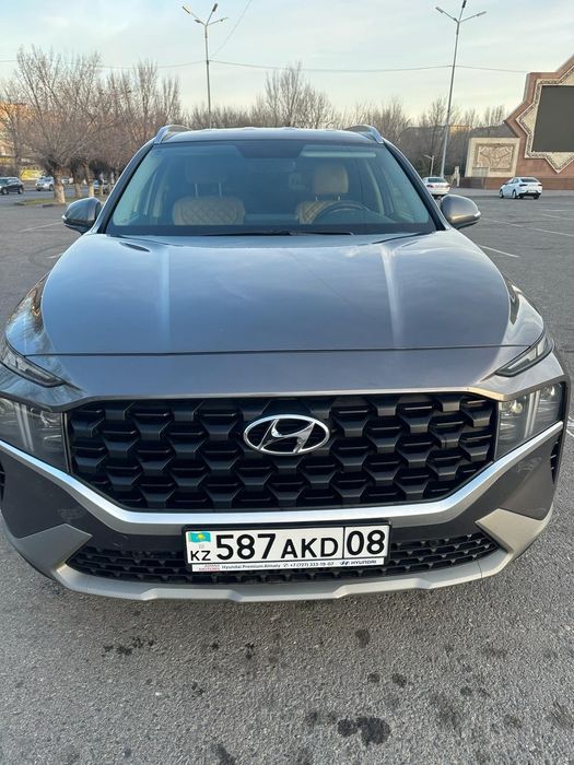 Автомобиль Хюндай Санта Фе