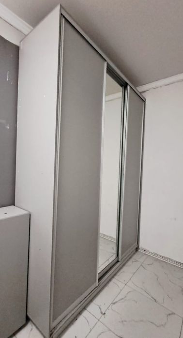 Шкаф для спальный или прихожий