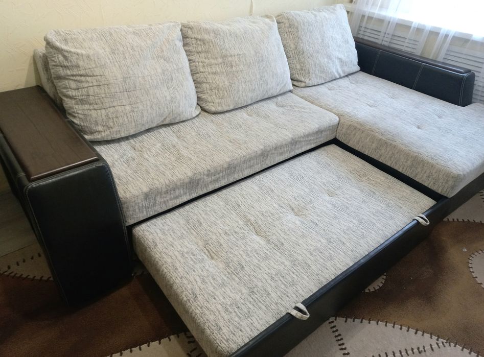 Продаю угловой диван