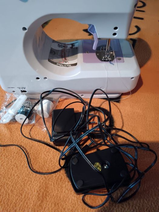 Vând Masină de Cusut Electrică PortabilăNouă