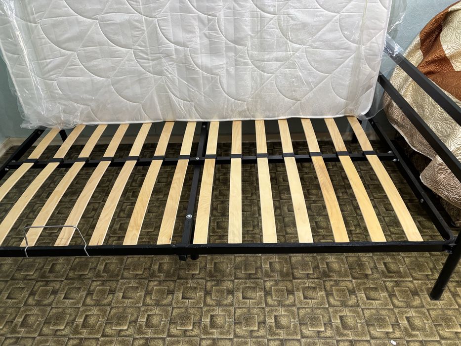 Продам кровать .